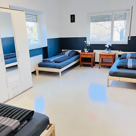 Апартаменты Monteurzimmer Leo 2 *