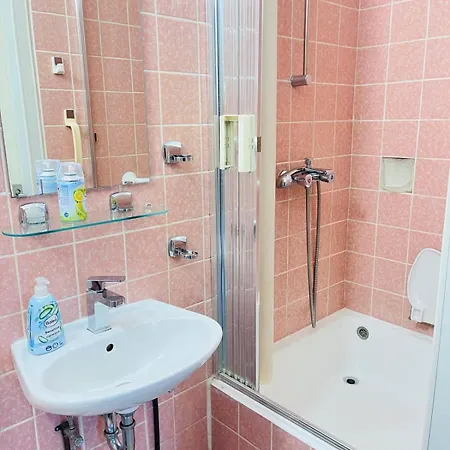 Apartamento Monteurzimmer Leo 2 Wiesbaden